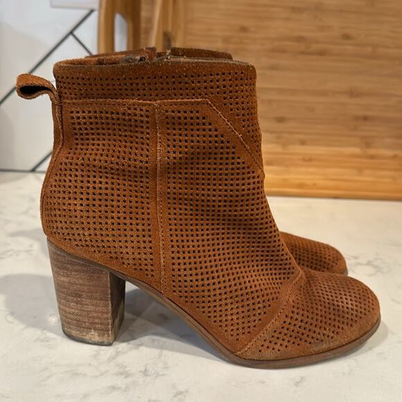 Toms Lunata Chestnut Suede Perforated Boots booties well worn still lots life - Picture 4 of 9